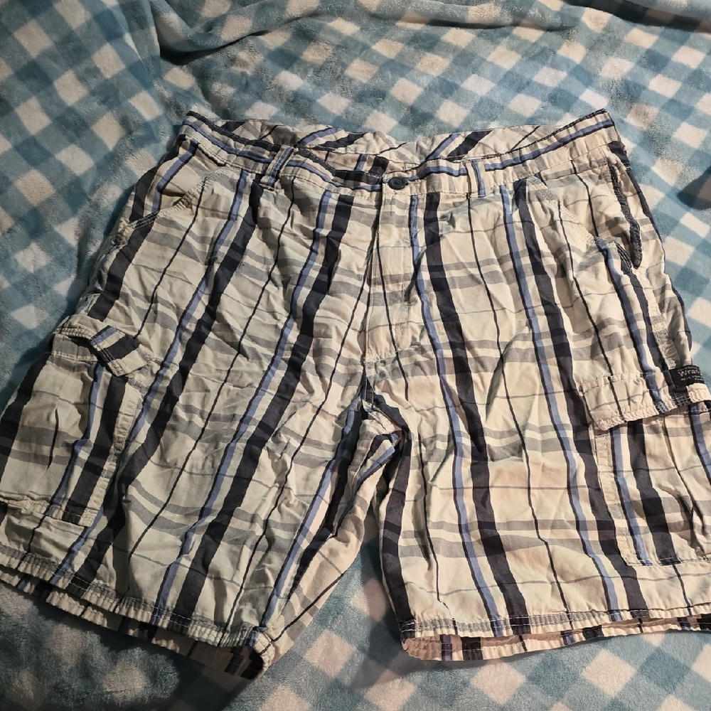 Wrangler Blue and White Cargo Shorts Lightweight Cotton